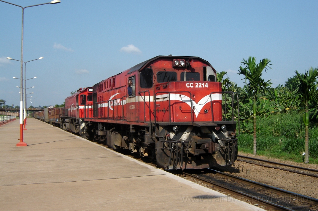 3017-0049-131213.jpg - Camrail CC 2214 + CC 2502 / Yaoundé-Voyageurs 13.12.2013