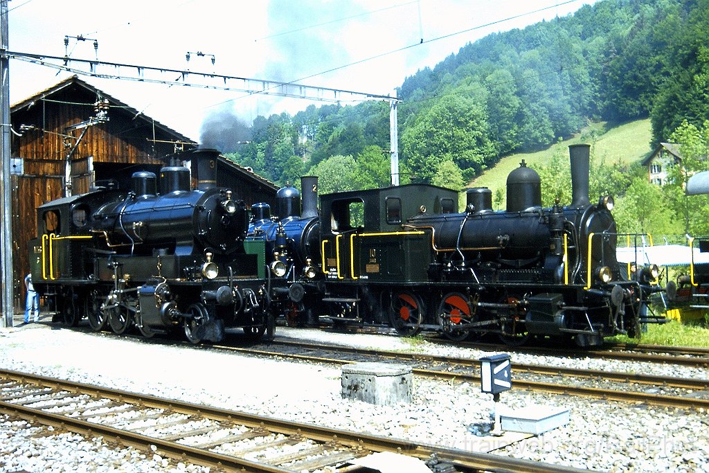 0886-0022.jpg - VHMThB Ec 3/5 3 + DVZO E 3/3 10 + Ed 3/4 2 / Bauma 26.5.2001