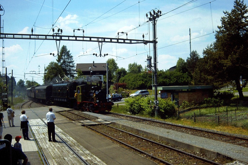 0887-0011.jpg - DVZO Ed 3/3 401 + ERZU Ae 3/6' 10664 / Bäretswil 26.5.2001