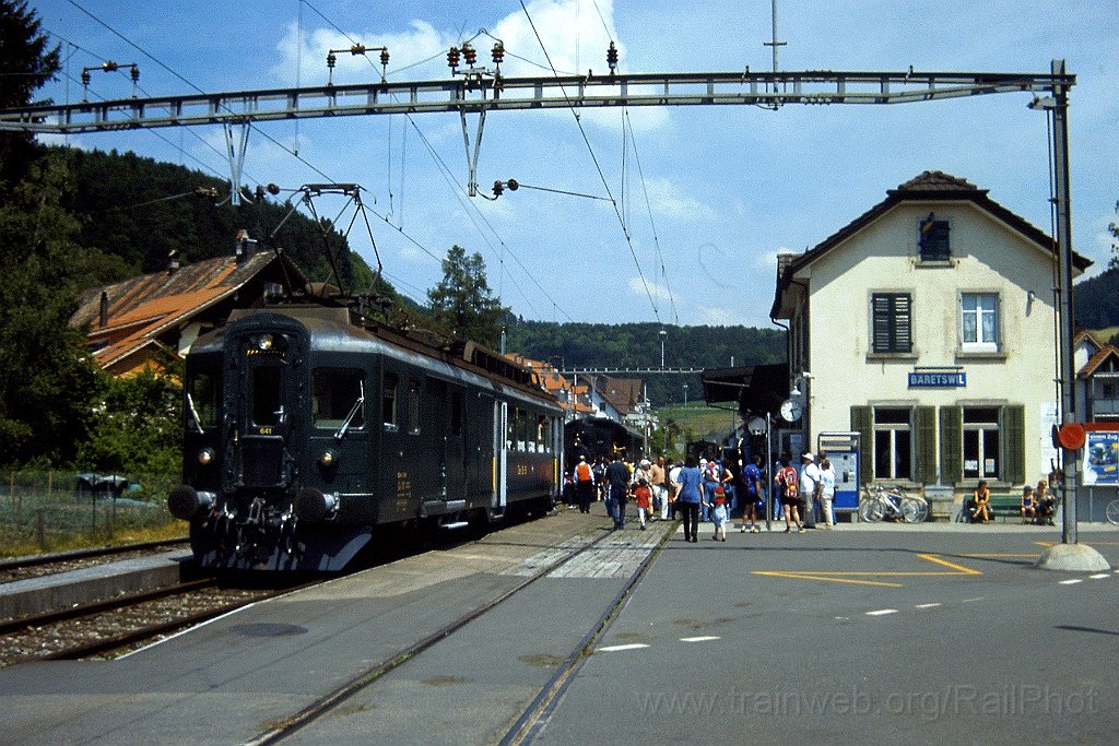 0887-0023.jpg - OeBB BDe 4/4 641 / Bäretswil 26.5.2001