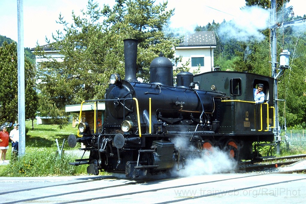 0887-0027.jpg - DVZO E 3/3 10 / Bäretswil 26.5.2001