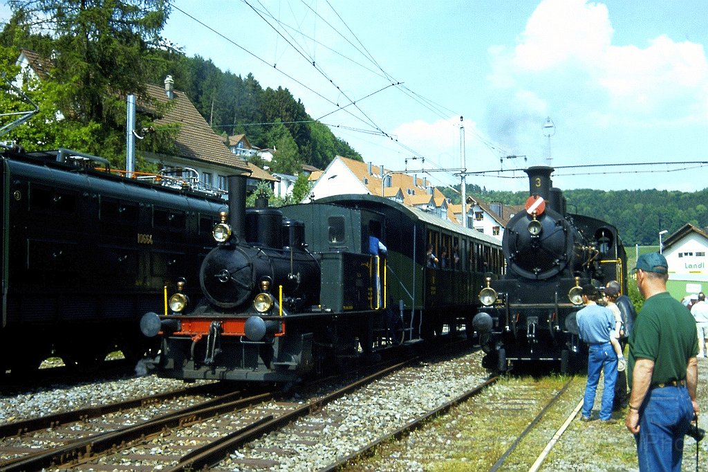 0887-0036.jpg - SLM E 2/2 1 + VHMThB Ec 3/5 3 / Bäretswil 26.5.2001