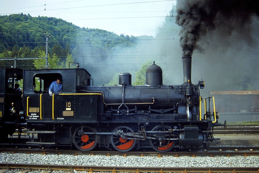 0888-0006.jpg - DVZO E 3/3 10 / Bauma 26.5.2001