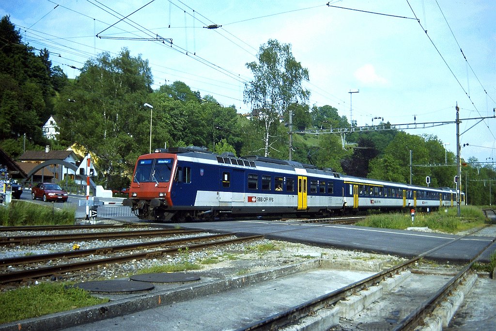 0888-0008.jpg - SBB-CFF RBDe 560.130-7 "Les Geneveys-sur-Coffrane" / Bauma 26.5.2001