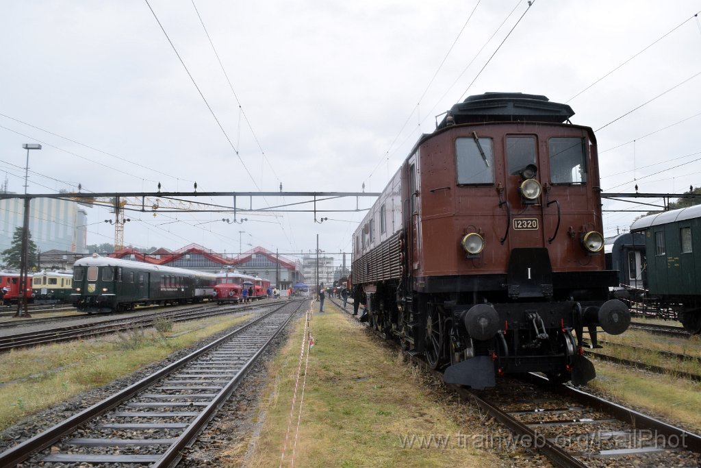 8737-0013-260823.jpg - SBB-CFF Be 4/6 12320 + MThB BDt 205 + SBB-CFF RCe 2/4 607 + RAe 2/4 1001 / Olten 26.8.2023
