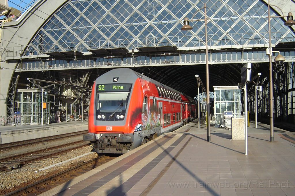 1222-0015-110906.jpg - DBAG DBpbzfa 50 80 86-81 019-1 / Dresden Hbf 11.9.2006