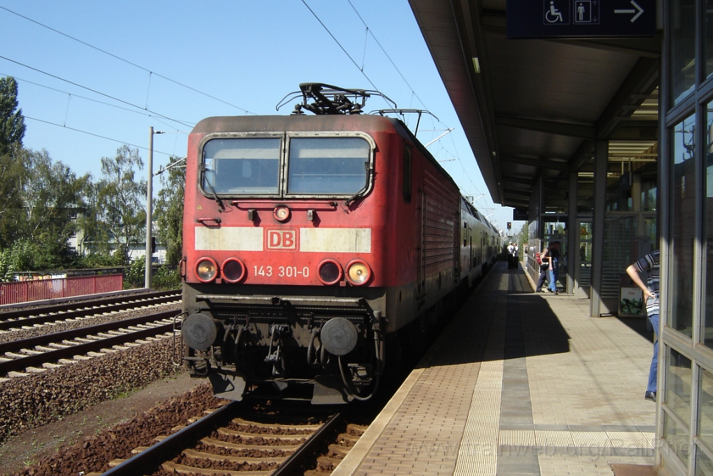 1223-0046-110906.jpg - DBAG 143.301-0 / Dresden-Dobritz 11.9.2006