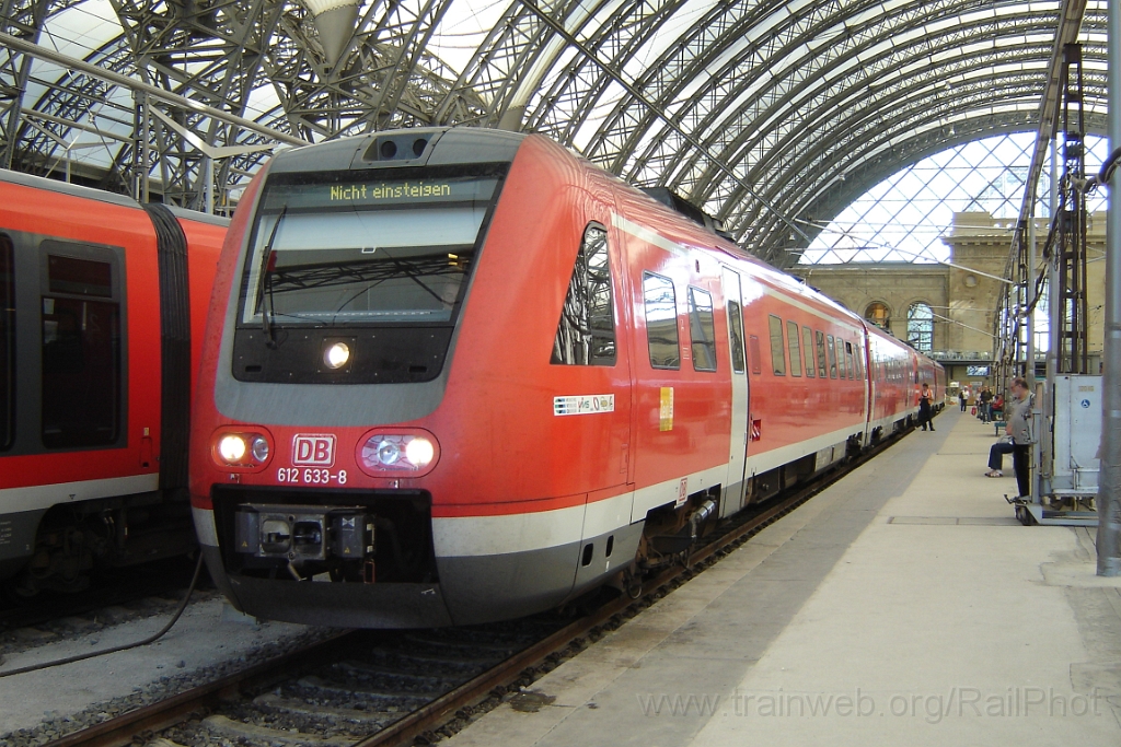 1224-0012-110906.jpg - DBAG 612.633-8 / Dresden Hbf 11.9.2006