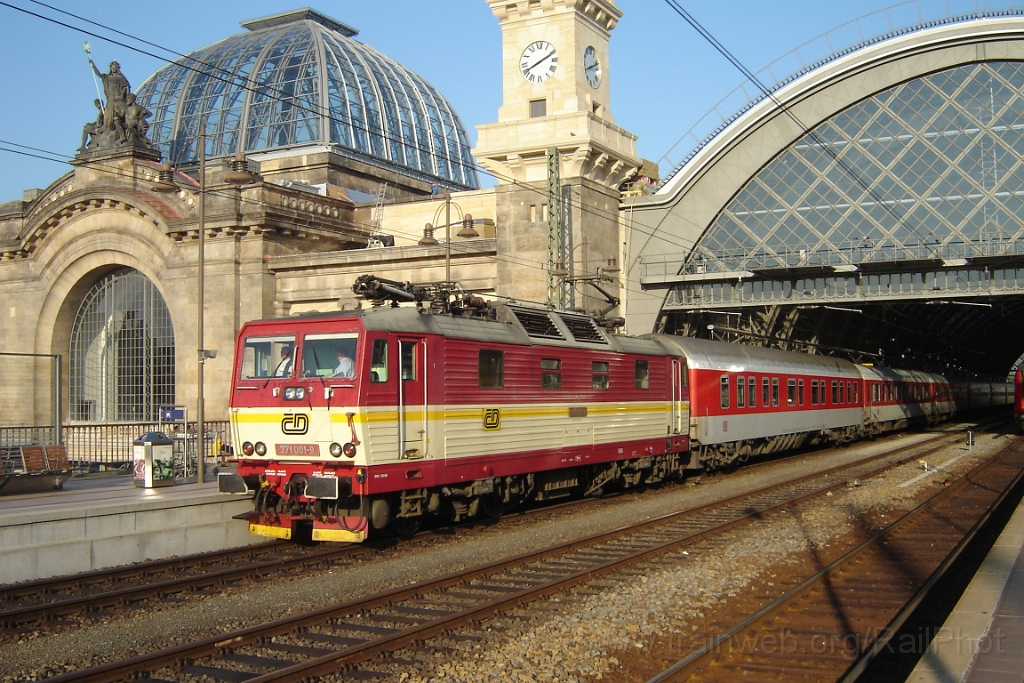 1224-0050-120906.jpg - CD 371.001-9  / Dresden Hbf 12.9.2006