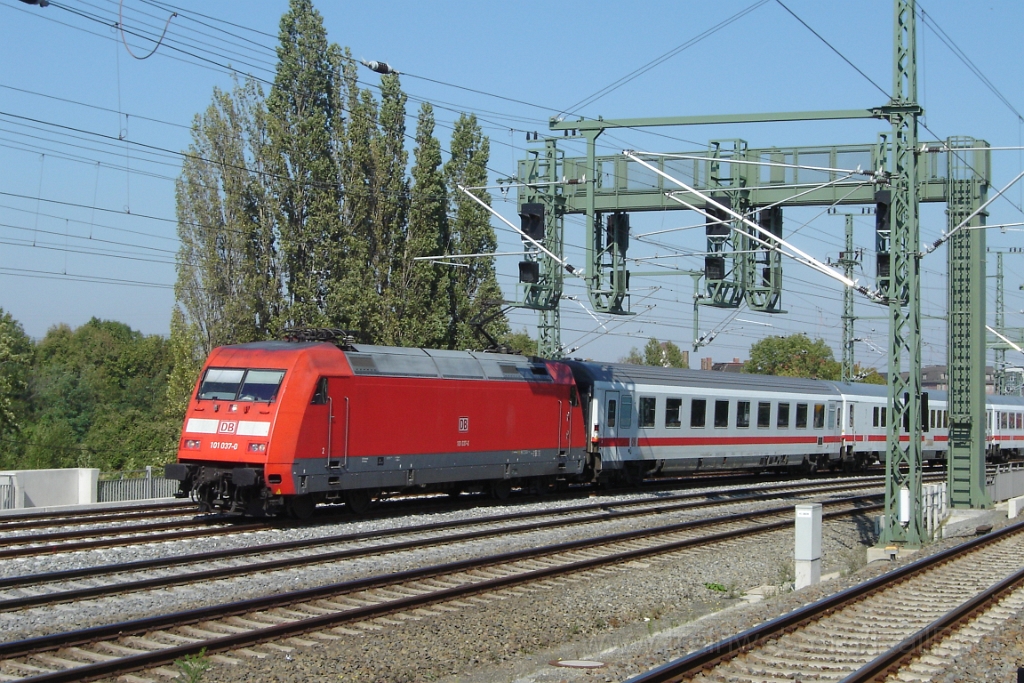 1233-0036-140906.jpg - DBAG 101.037-0 / Dresden-Freibergerstrasse 14.9.2006