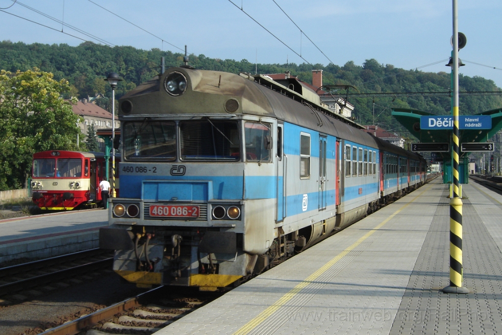 1235-0010-150906.jpg - CD 460.086-2 + 810.204-8 / Decín Hl.N 15.9.2006