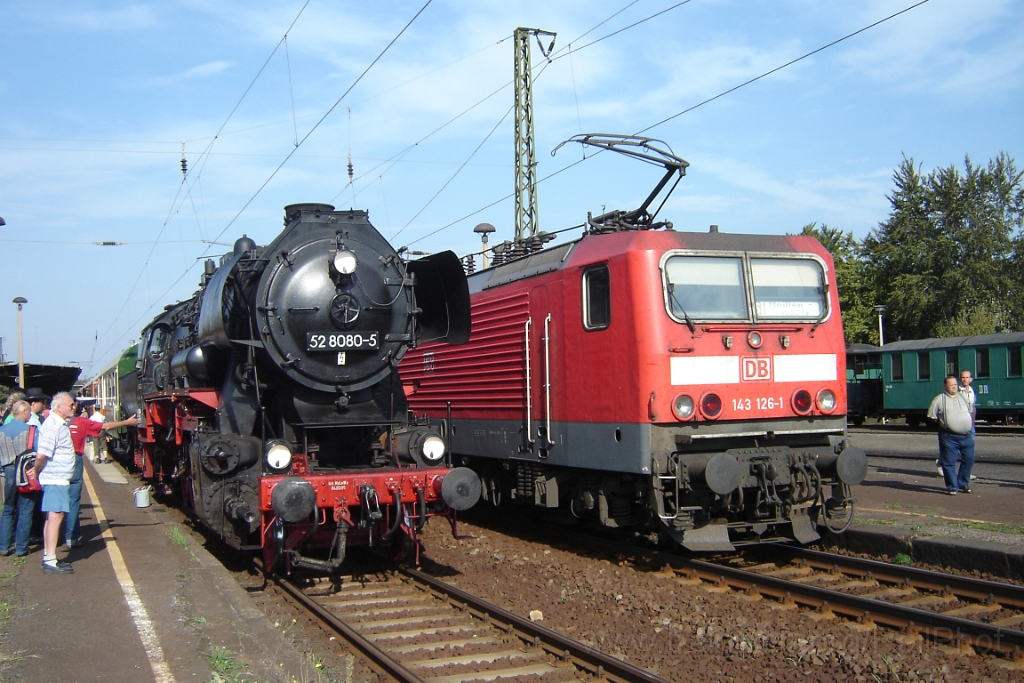 1246-0026-170906.jpg - DR 52.8080-5 + DBAG 143.126-1 / Radebeul-Ost 17.9.2006