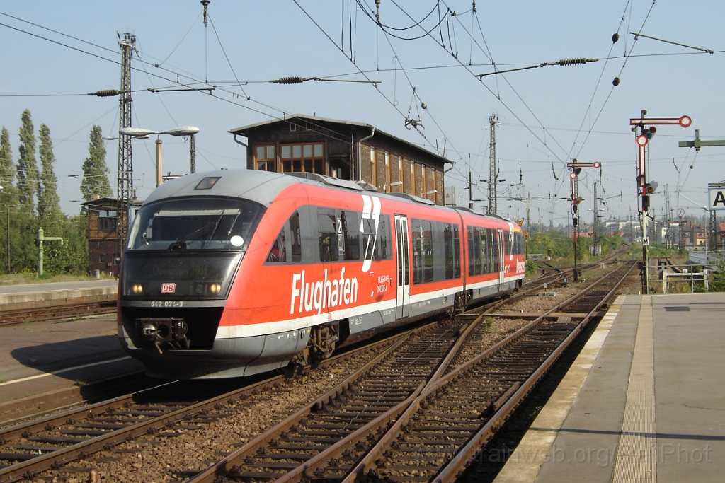 1249-0039-180906.jpg - DBAG 642.034-3 "Flughafen Dresden" / Dresden-Neustadt 18.9.2006