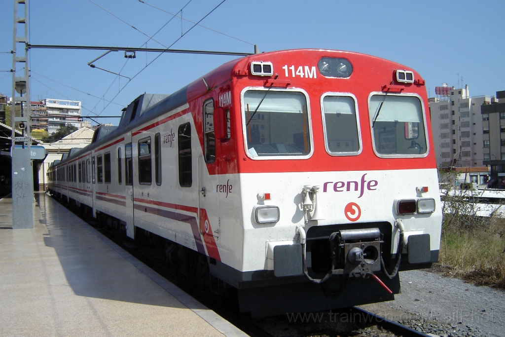 1318-0017-240407.jpg - Renfe 592.114-3 / Alicante - Estacion de Madrid 24.4.2007