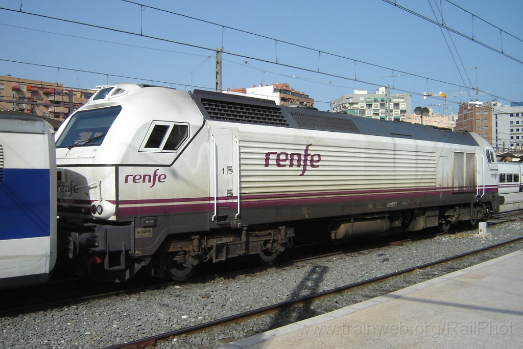 1319-0021-240407.jpg - Renfe 334.002-3 / Alicante - Estacion de Madrid 24.4.2007