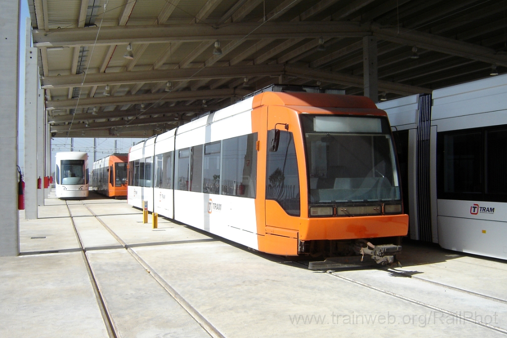 1320-0030-250407.jpg - FGV 4210 + 3806 + 3803 / Poble Espanyol - Talleres 25.4.2007