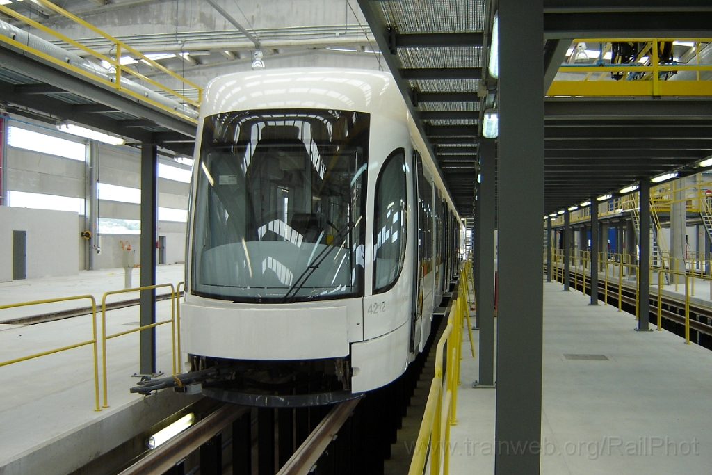 1321-0031-250407.jpg - FGV 4212 / Poble Espanyol - Talleres 25.4.2007