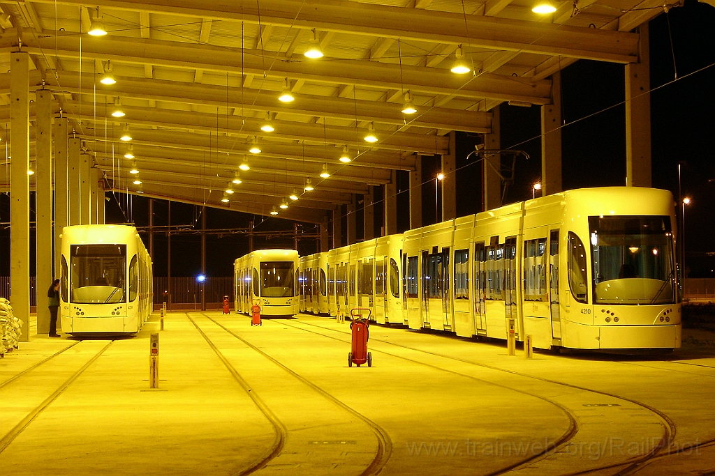 1339-0017-210507.jpg - FGV 4210 + 4214 + 42** / Poble Espanyol - Talleres 21.5.2007