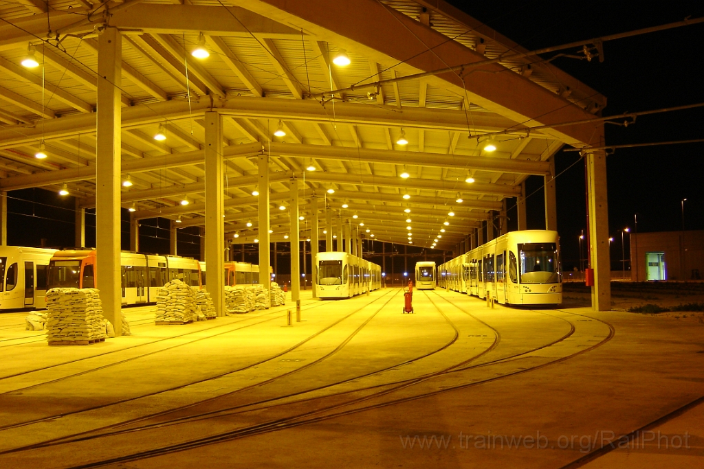 1339-0032-210507.jpg - FGV 4210 + 42** + 4214 / Poble Espanyol - Talleres 21.5.2007