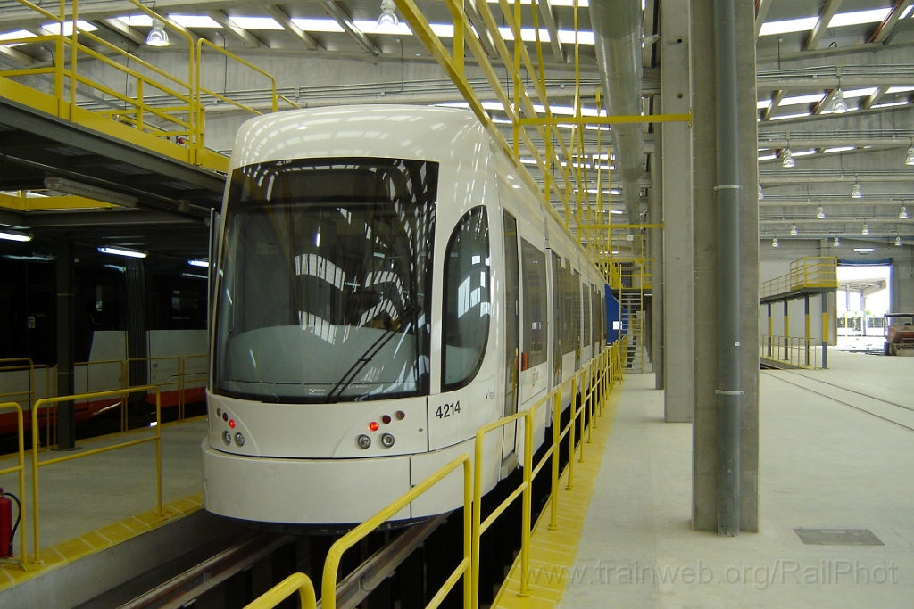 1340-0004-220507.jpg - FGV 4214 / Poble Espanyol - Talleres 22.5.2007