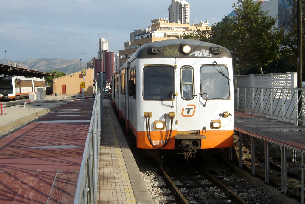 1438-0015-251007.jpg - FGV 2310 / Benidorm 25.10.2007