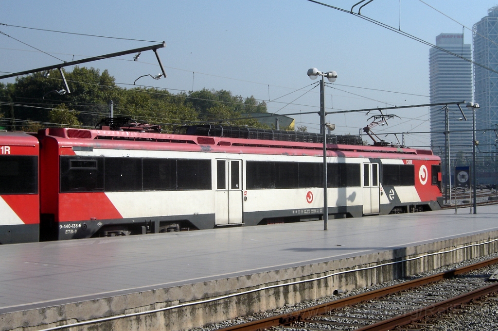 1100-0020-220905.jpg - Renfe 440.138-6 / Barcelona - Estació de França 22.9.2005