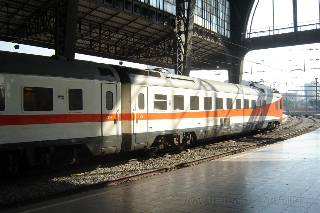 1100-0030-220905.jpg - Renfe 448.024-0 / Barcelona - Estació de França 22.9.2005