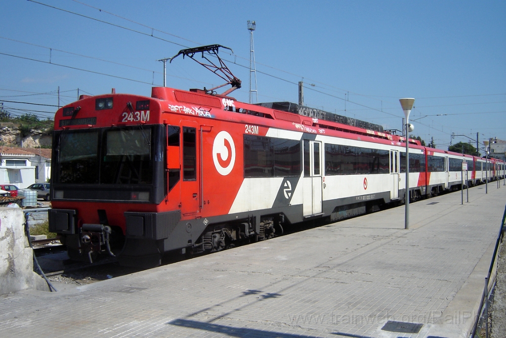 1100-0032-220905.jpg - Renfe 440.243-4 / Sant Vicenç de Calders 22.9.2005