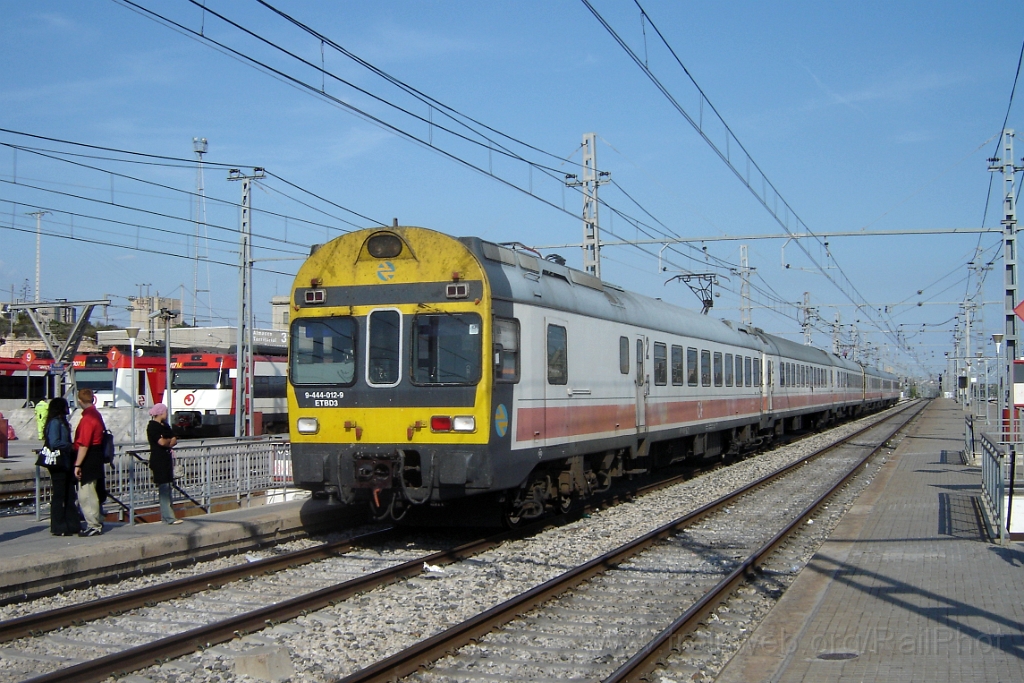 1102-0024-220905.jpg - Renfe 444.012-9 / Sant Vicenç de Calders 22.9.2005
