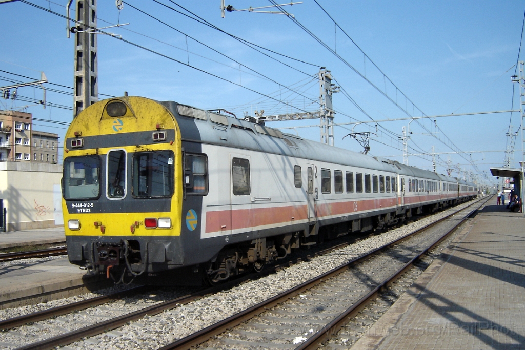 1102-0030-220905.jpg - Renfe 444.012-9 / Sant Vicenç de Calders 22.9.2005