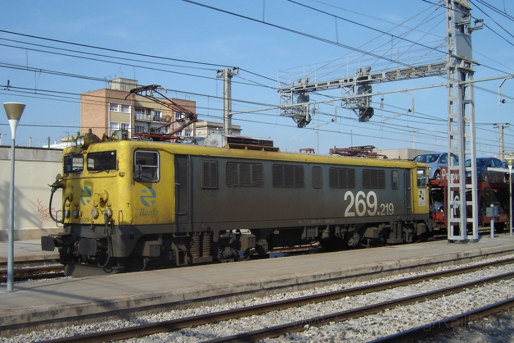 1102-0043-220905.jpg - Renfe 269.219-2 / Sant Vicenç de Calders 22.9.2005