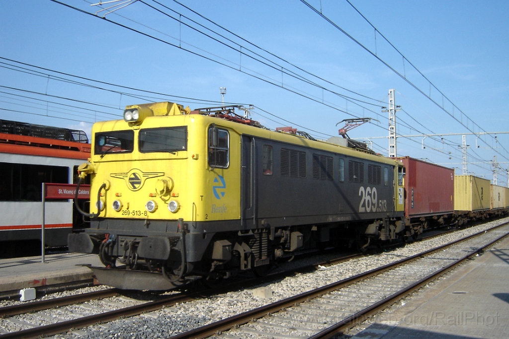 1103-0016-220905.jpg - Renfe 269.513-8 / Sant Vicenç de Calders 22.9.2005