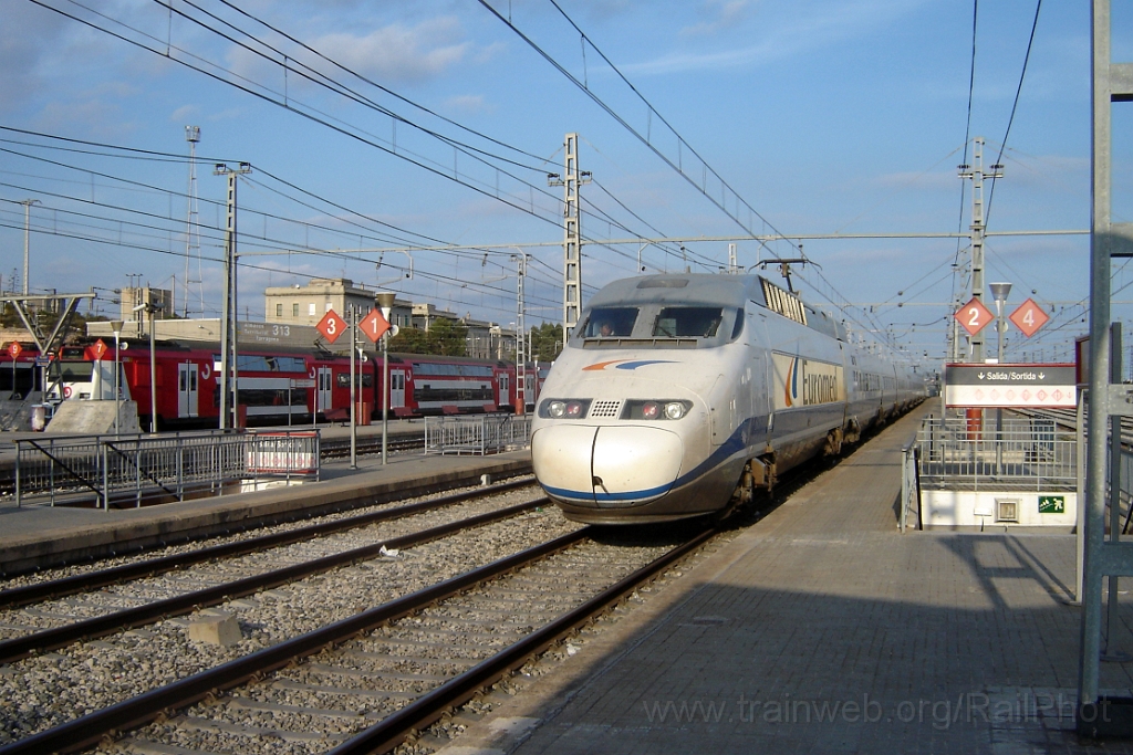 1103-0044-220905.jpg - Renfe 101.102-2 / Sant Vicenç de Calders 22.9.2005
