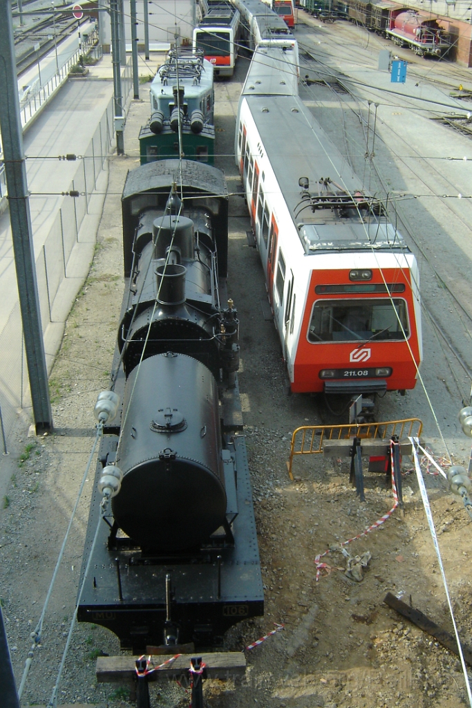 1104-0047-230905.jpg - FGC MO 106 + 211.08 / Martorell Enllaç 23.9.2005