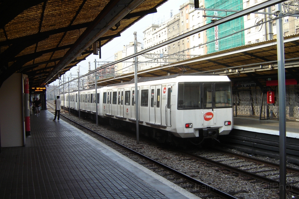 1105-0029-240905.jpg - TMB M.4077 / Mercat Nou 24.9.2005