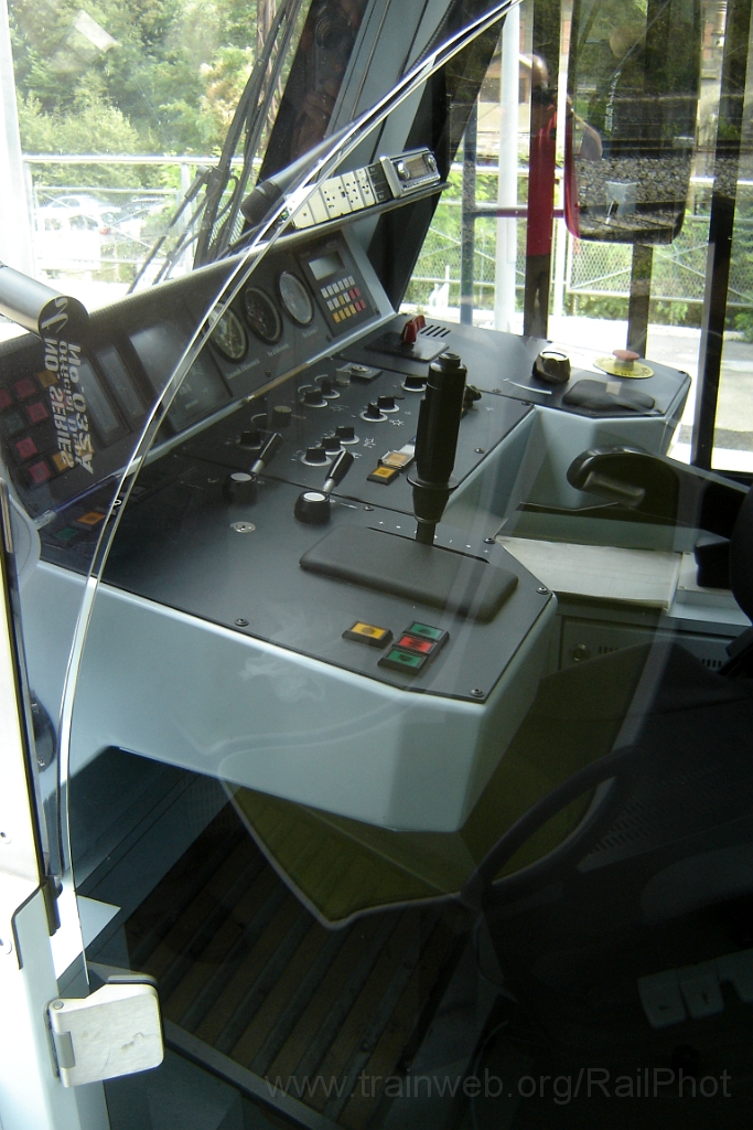 1106-0009-240905.jpg - FGC A 11 / A11.1 "Bastiments" / Ribes-Enllaç 24.9.2005