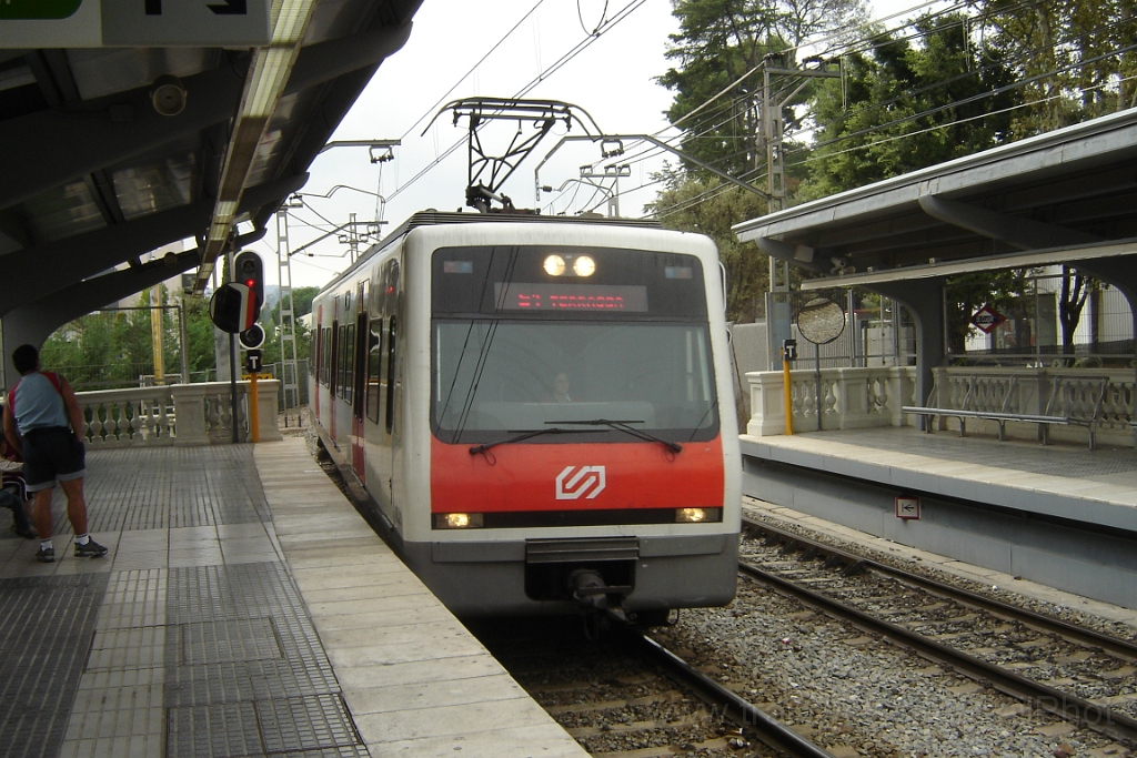 1108-0023-250905.jpg - FGC 112.21 / Sant Cugat 25.9.2005