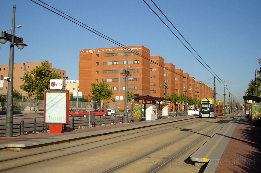 1083-0015-050805.jpg - FGV/MKT Lodz 1210 / Tarongers 5.8.2005