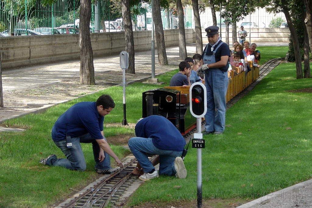 1110-0046-021005.jpg - FG No.2 "Romulus" / Pista 2.10.2005