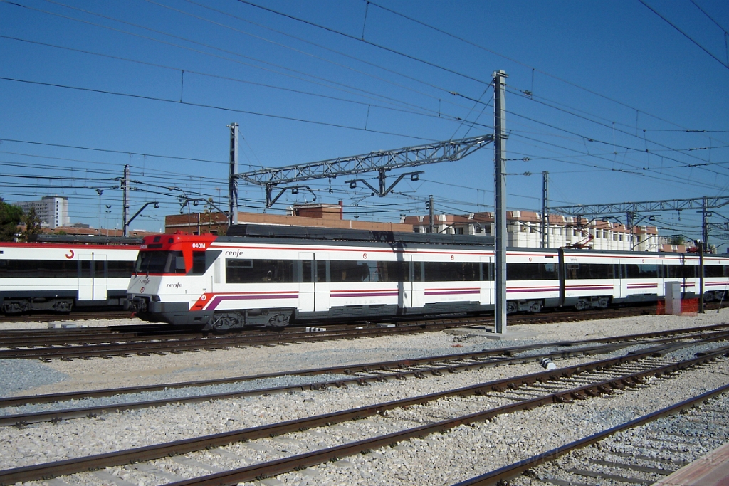 1095-0044-190905.jpg - Renfe 446.040-8 / Madrid-Chamartin 19.9.2005