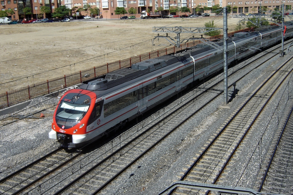 1096-0036-190905.jpg - Renfe 464.502-4 / Villaverde Bajo 19.9.2005