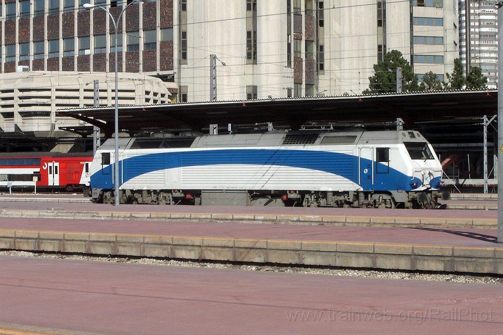 1097-0017-190905.jpg - Renfe 333.401-8 / Madrid-Chamartin 19.9.2005