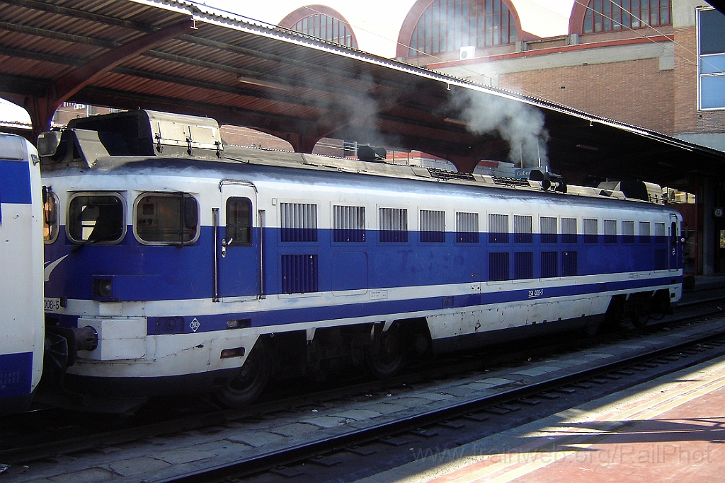 1098-0010-190905.jpg - Renfe 354.008-5 "Virgen de Monserrat" / Madrid-Chamartin 19.9.2005