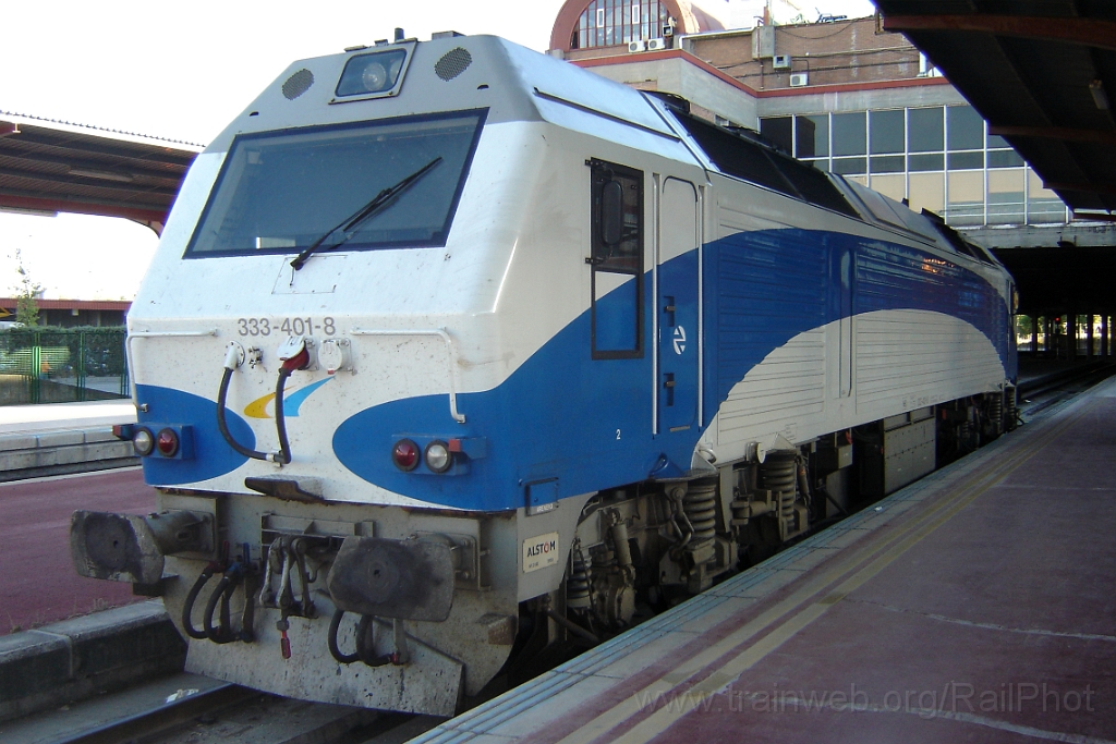 1098-0022-190905.jpg - Renfe 333.401-8 / Madrid-Chamartin 19.9.2005