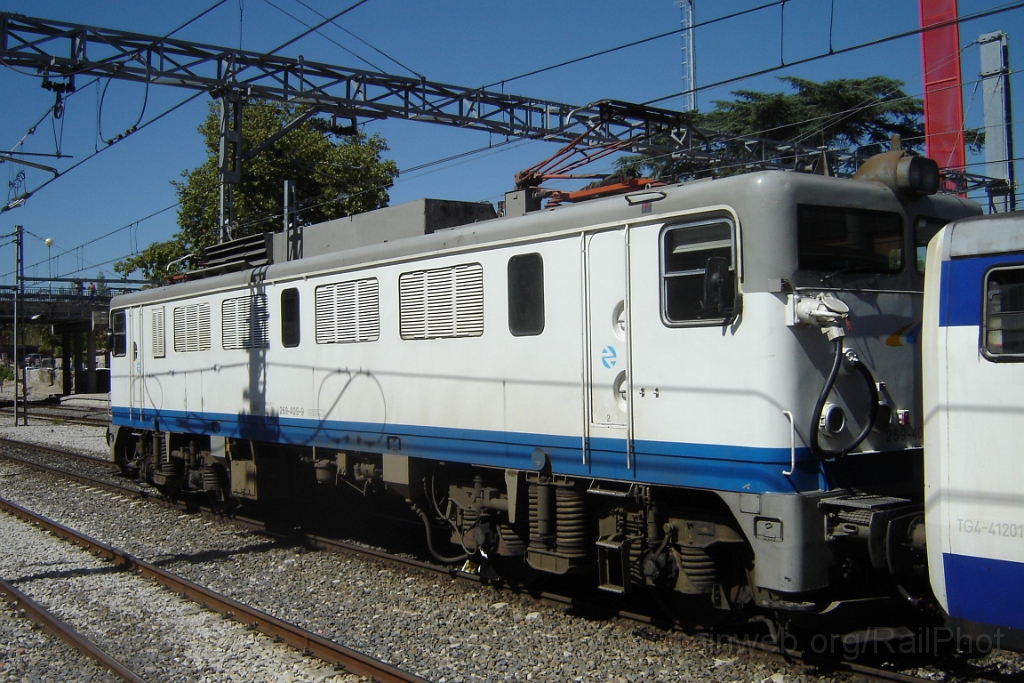 1099-0014-200905.jpg - Renfe 269.409-9 / Villalba 20.9.2005