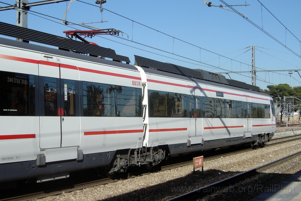 1099-0027-200905.jpg - Renfe 464.003-3 / Villaverde Alto 20.9.2005