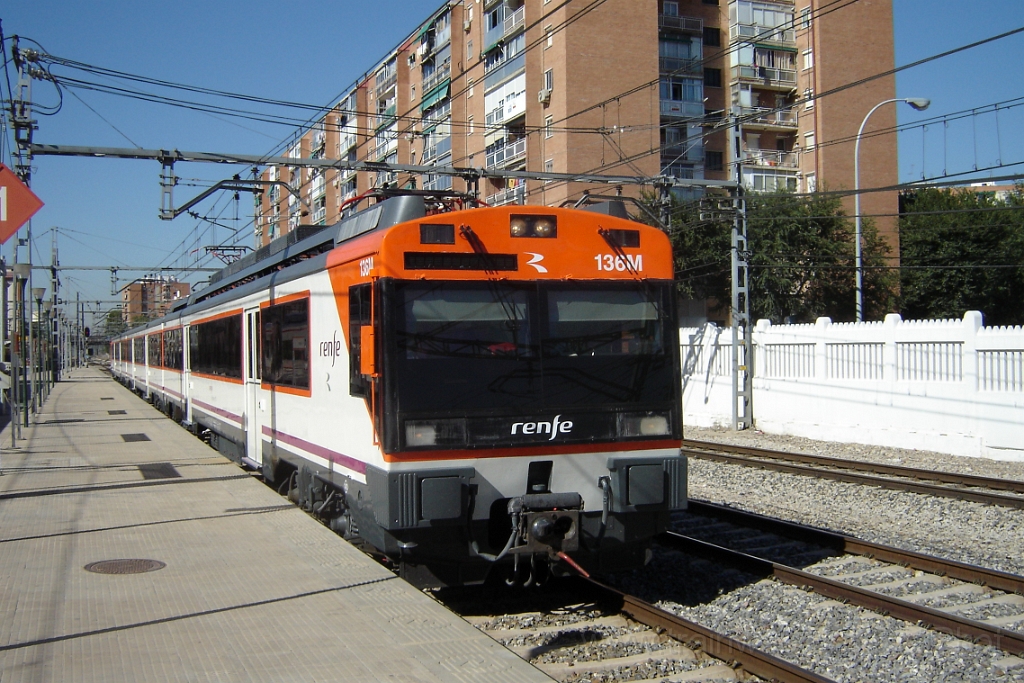 1099-0041-210905.jpg - Renfe 470.136-3 / Alcalá de Henares 21.9.2005