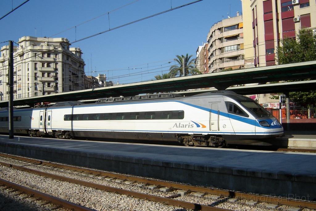 1067-0035-110705.jpg - Renfe 490.004-9 / València - Norte 11.7.2005