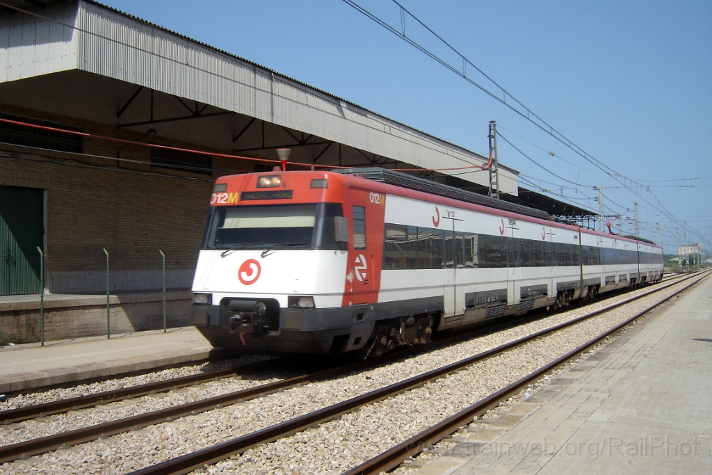 1069-0044-140705.jpg - Renfe 447.012-6 / València - Fuente San Luis 14.7.2005
