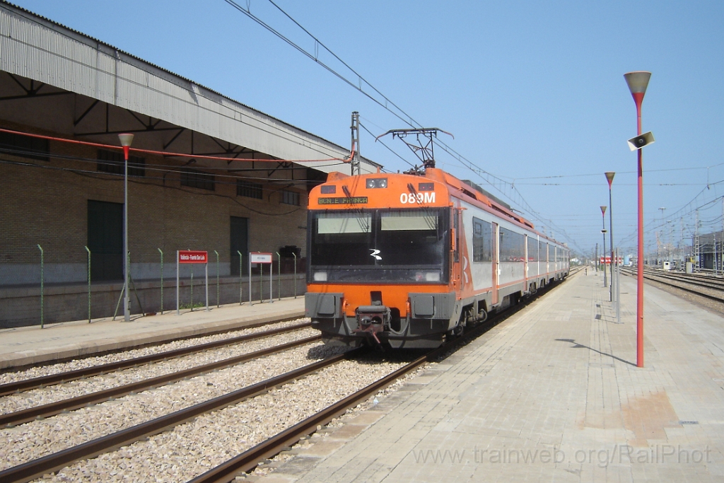 1069-0046-140705.jpg - Renfe 470.089-4 / València - Fuente San Luis 14.7.2005